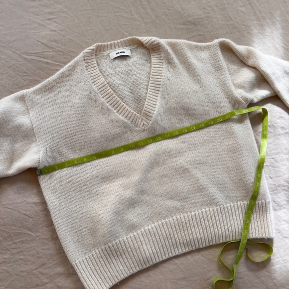 Buck Mason Natural Highland Alpaca V neck - Picture 6 of 6